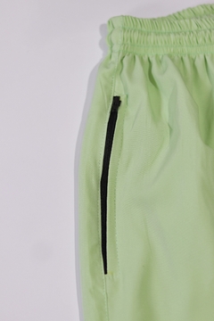 Active short verde manzana - Iron Mind