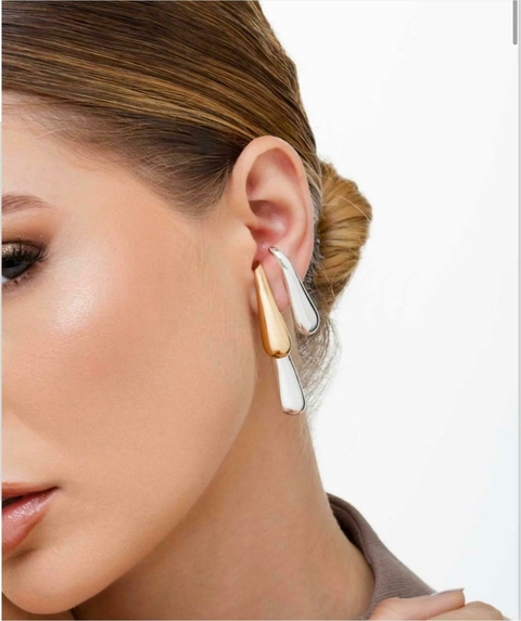 Brinco da linha orgânica no banho de ouro 18k (compre 1 leve 2)