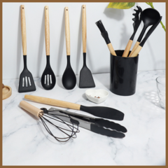 Kit C/12 Utensílios De Cozinha Silicone Cabo Madeira Cor:Preto - comprar online