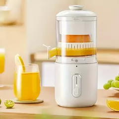Imagem do Espremedor de Suco Elétrico Portátil