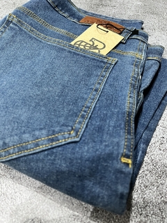 Jeans Bentos corte mom - comprar online