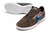 Chuteira Nike Streetgato Futsal em tom marrom com detalhes em azul