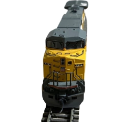 Dash 9 Kato - Equipada com DCC Luz e Movimento na internet