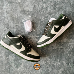 SB DUNK LOW VARSITY GREEN PRO