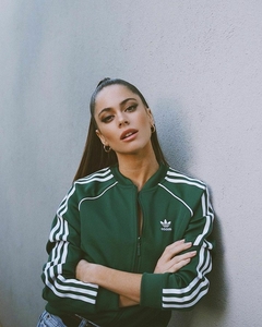 ADIDAS SST + REMERA CLÁSICA DE REGALO - comprar online
