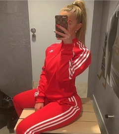 Imagen de ADIDAS SST + REMERA CLÁSICA DE REGALO