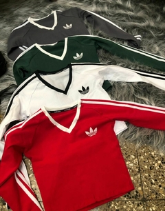 ADIDAS SST + REMERA CLÁSICA DE REGALO