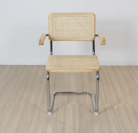 Silla Cesca con apoyabrazos
