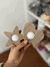 Velas con base de madera