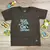 T-Shirt Infantil Marrom Deus Está No Controle - comprar online