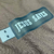 T-Shirt Infantil Marrom Pen Drive Jesus Saves na internet