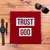 Camiseta Masculina Vermelha Trust God Holográfico na internet