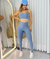 Conjunto de calça azul bebê com areia
