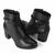 Bota Dakota de Cano Curto Preta com tiras decorativas e salto bloco — estilo, conforto e praticidade para o dia a dia.


