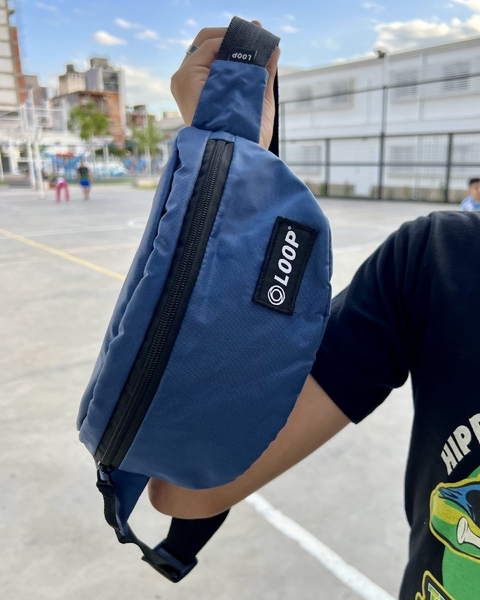 Riñonera loop azul IMPERMEABLE