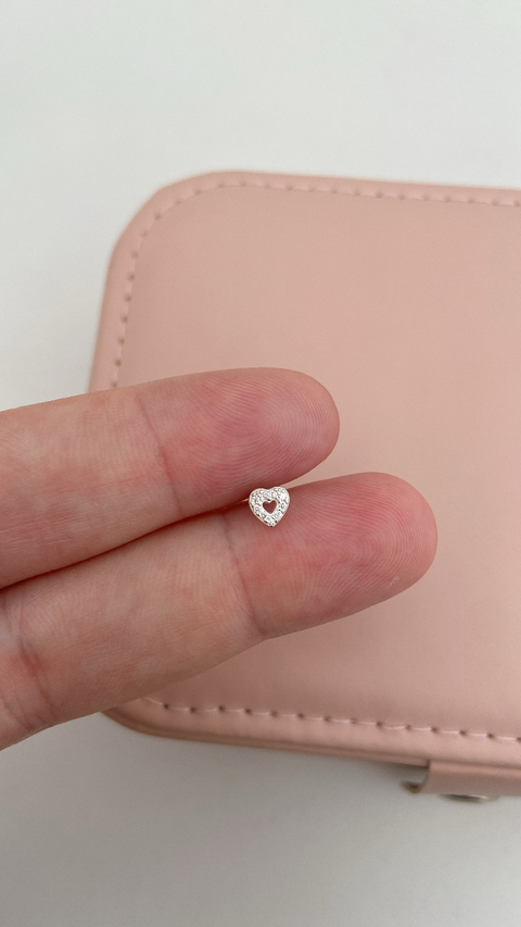 Piercing coração vazado cravejado - comprar online