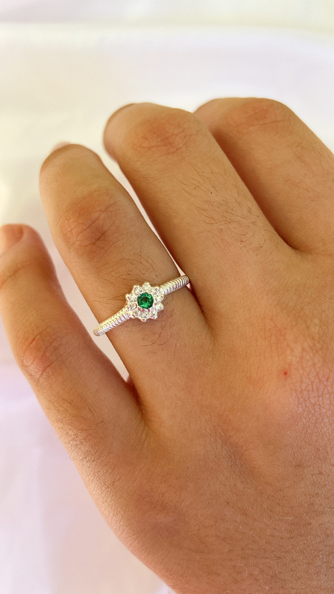 Anel flor verde cravejado
