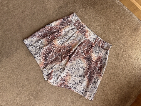 Short estampa animal print