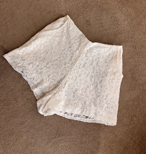 Short renda branco