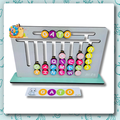 Brinquedo educativo de madeira para alfabetização. Desenvolva o raciocínio e a coordenação motora com este jogo de encaixar letras e formar palavras.