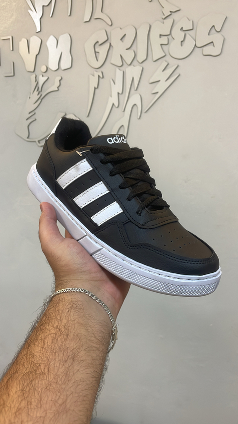 Tênis Adidas - comprar online