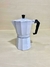 Cafetera tipo italiana blanca