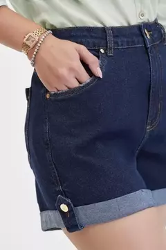 Short fem young style sh758 mom jns esc barra dobrada c/botao - Akivest Comércio de Roupas e Calçados LTDA