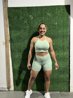 CONJUNTO CROSSFITEIRA VERDE na internet