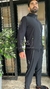 Conjunto englumao hombre en internet