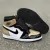 Jordan Air Jordan 1 High NRG Patent con puntera dorada - comprar en línea