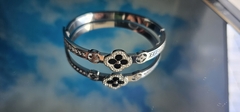 Bracelete de Aço Inoxidavel Trevo - comprar online