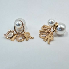 Brinco Folheado a Ouro 18k Inspiração Marca CD na internet