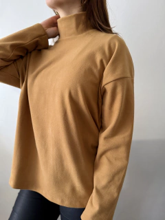SWEATER POLERA
