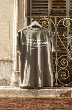 REMERA ARCHIVE MOMENTUM en internet