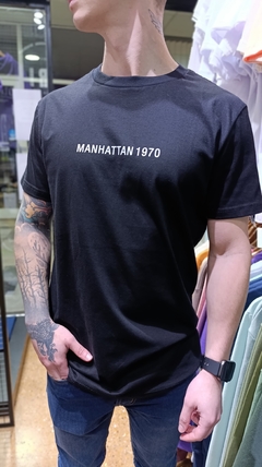 REMERA MANHATTAN 1970 - comprar online