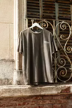 REMERA ARCHIVE MOMENTUM - tienda online