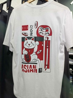 REMERA MANEKI en internet