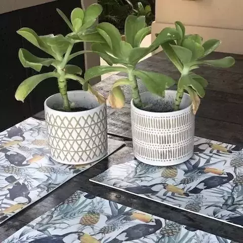 FLORERO/PORTA MACETA DE CERAMICA CRUZ