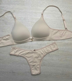 CONJUNTO BASICO BASE EM ELÁSTICO COM BOJO SOFIT E SEM ARO ACOMPANHA CALCINHA FIO DUPLO