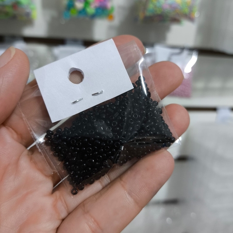 Miçanga Preta - Pacote 10g - comprar online