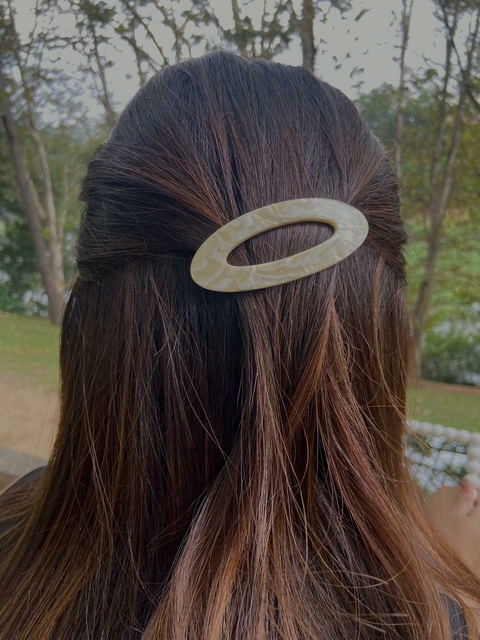 Presilha oval marfim marmorizada - comprar online