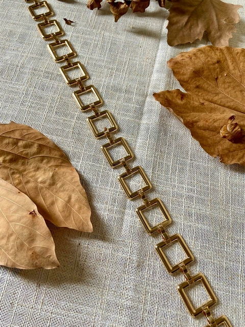 Cinto boho corrente quadrado dourado - comprar online