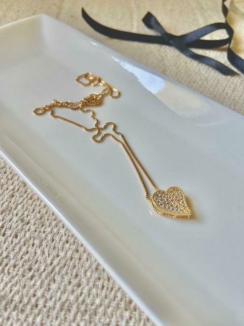 Colar coração cravejada orgânico folheado ouro 18k - comprar online