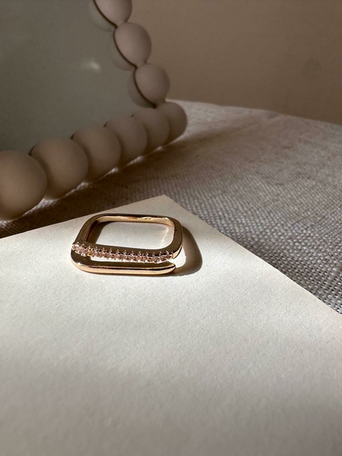 Anel quadrado com zircônia folheado ouro 18k