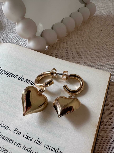 Brinco argola com pingente de coração - comprar online