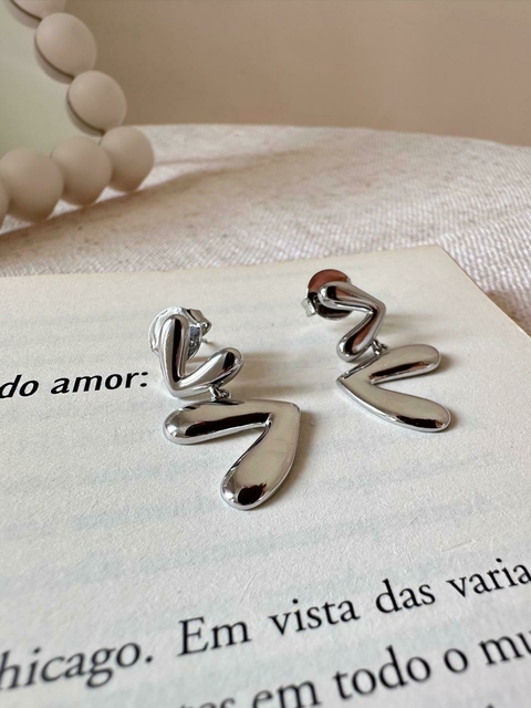 Brinco 2 corações folheado prata 925
