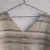 Vestido gris escote v MANGO en internet