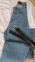 Camisa Manga Larga Blanca + Jeans Mom + Cinto. en internet