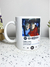 Taza interactiva con QR de Spotify con una foto de pareja y detalles de una canción.