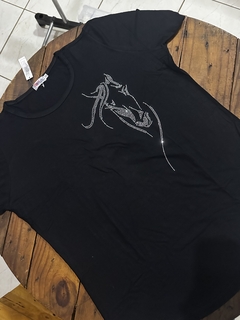 Camiseta Plus Size - Preta - comprar online